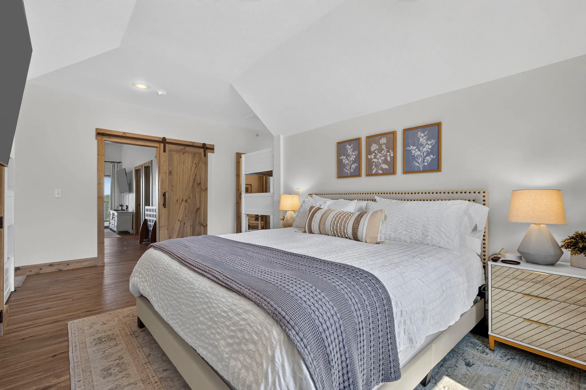 Guest bed with cozy linens