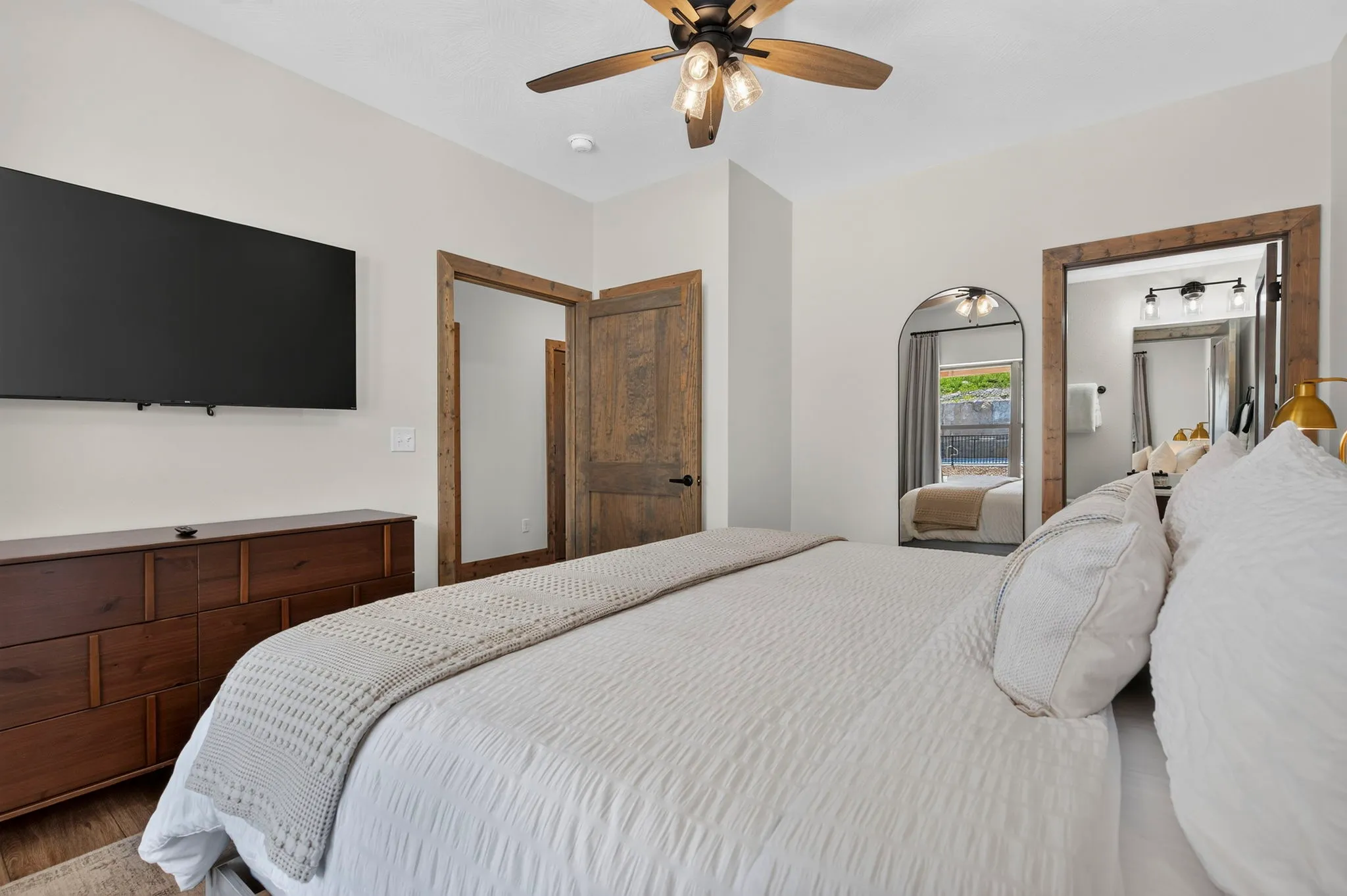 Guest bedroom with a scenic view