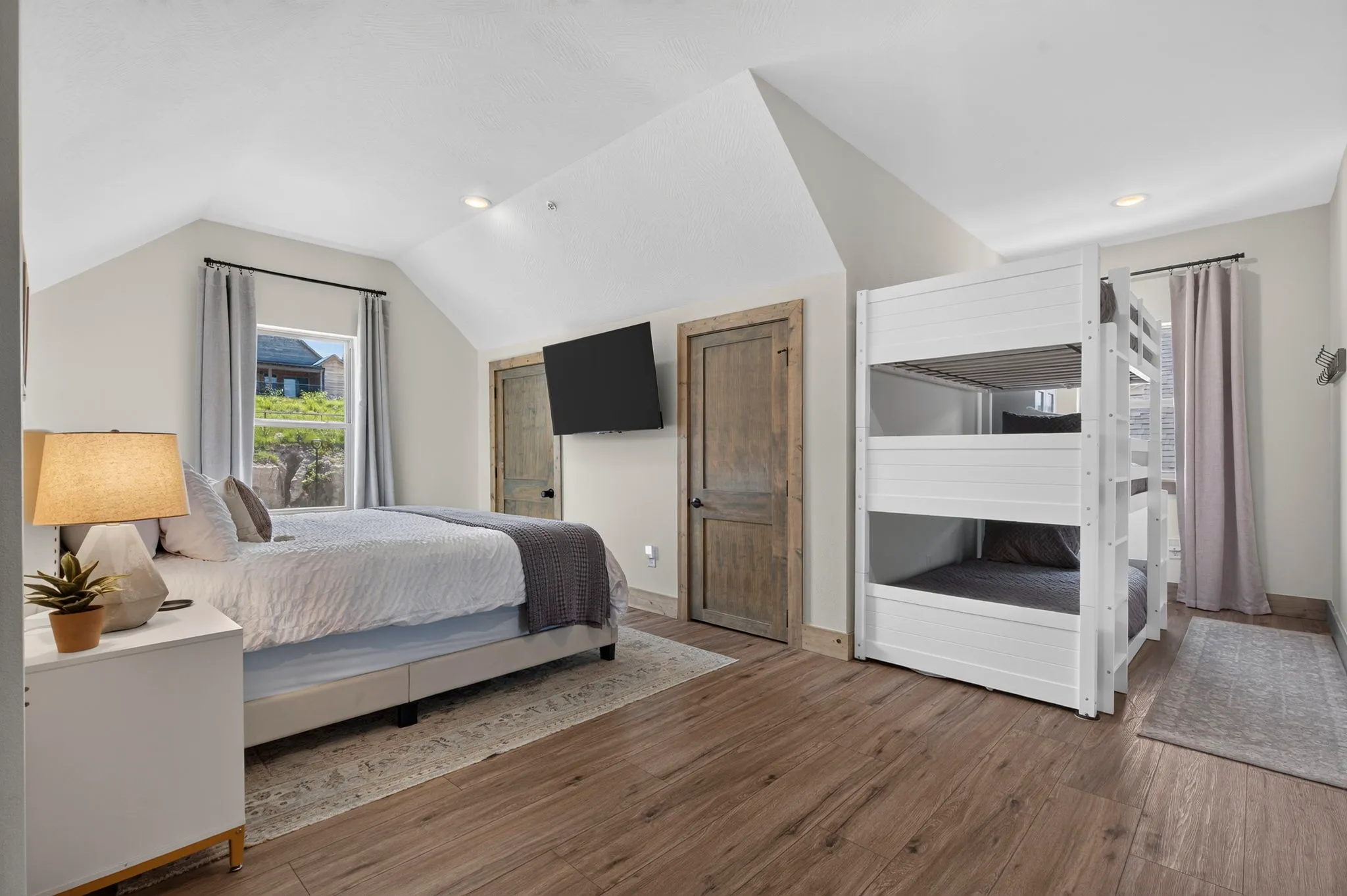 Second guest bedroom